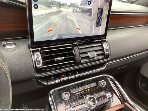 Used 2022 Lincoln Navigator Reserve RWD image 11