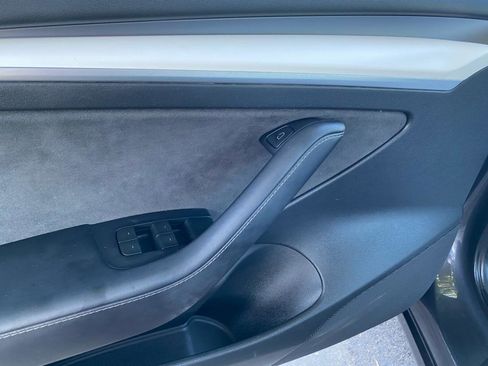 Used 2023 Tesla Model 3 Standard Range image 19