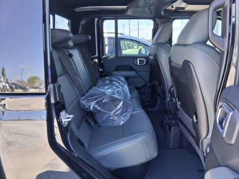 New 2026 Jeep Gladiator Mojave image 23