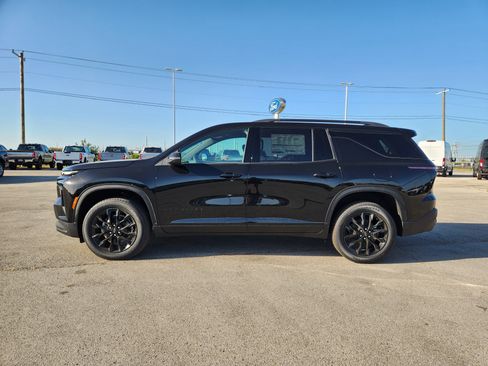 New 2026 Chevrolet Traverse LT w/ Midnight/Sport Edition FWD image 3