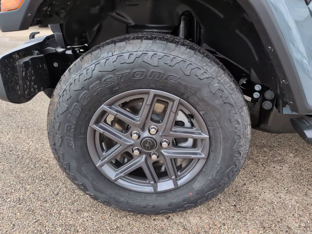 New 2026 Jeep Gladiator Sport AWD/4WD image 17