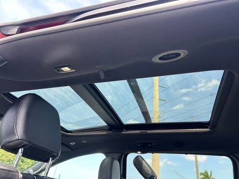 Used 2019 Chrysler Pacifica Touring-L Plus w/ S Appearance Package image 17