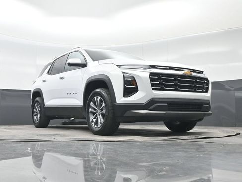 Used 2025 Chevrolet Equinox LT w/ Convenience Package II FWD image 33