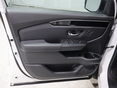 Used 2024 Honda Pilot EX-L image 12