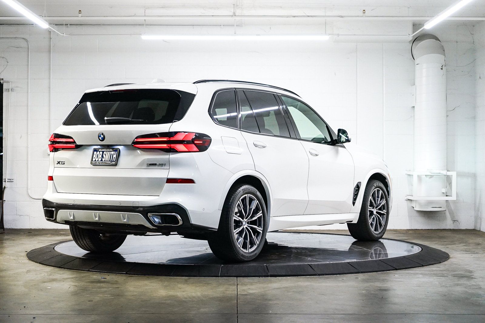 Certified 2024 BMW X5 sDrive40i w/ M Sport Package RWD image 6