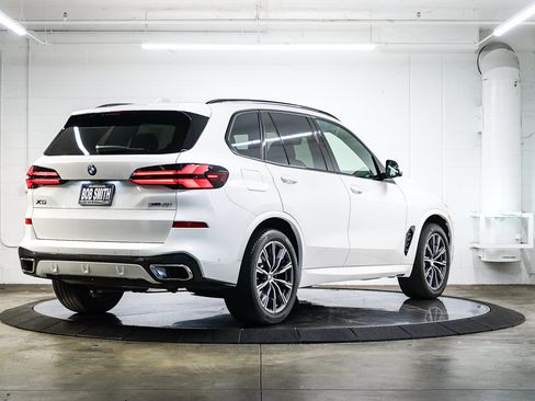 Used 2024 BMW X5 sDrive40i w/ M Sport Package RWD image 6