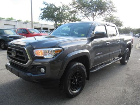 Used 2021 Toyota Tacoma SR5 AWD/4WD image 3