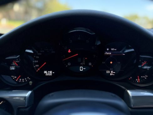 Used 2019 Porsche 911 Carrera 4 AWD/4WD image 37
