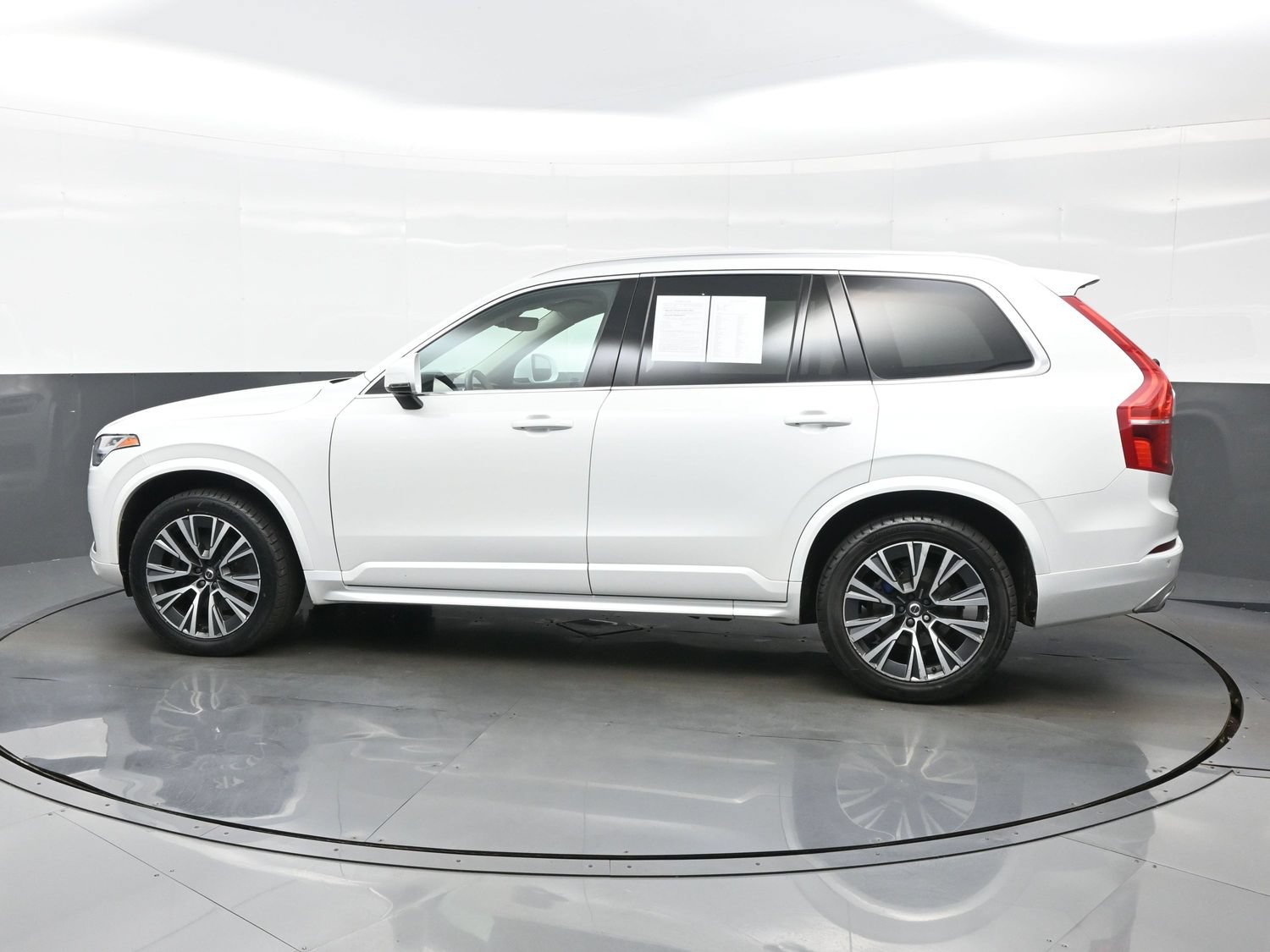 Used 2020 Volvo XC90 T6 Momentum w/ Protection Package Premier AWD/4WD image 3