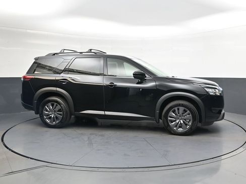 Used 2025 Nissan Pathfinder SV AWD/4WD image 4