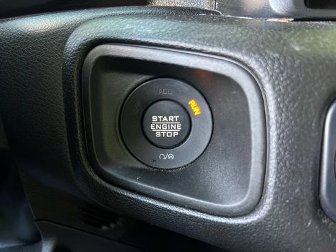 Used 2025 Jeep Wrangler Unlimited Sport AWD/4WD image 34