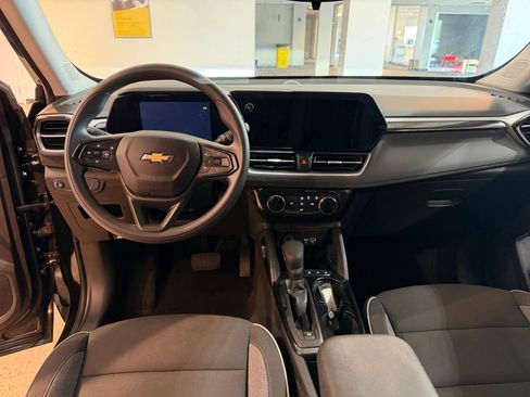 Used 2025 Chevrolet TrailBlazer LT FWD image 33