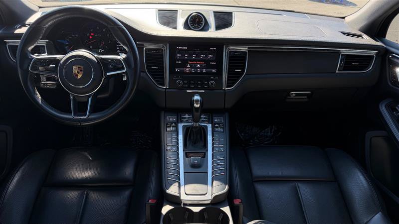 Used 2018 Porsche Macan GTS w/ Premium Package Plus AWD/4WD image 15