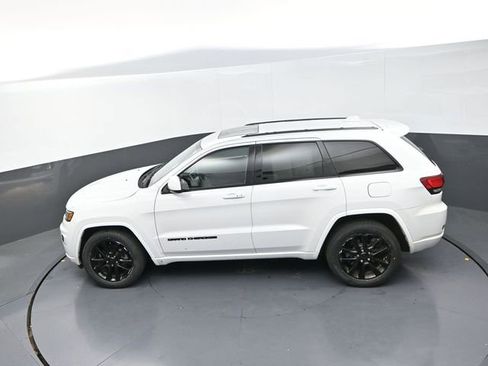 Used 2018 Jeep Grand Cherokee Altitude image 31