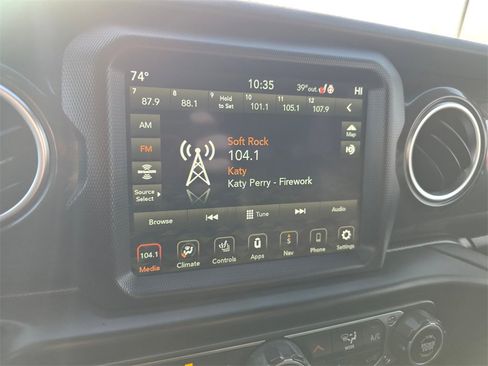 Used 2021 Jeep Wrangler Unlimited Sahara image 28