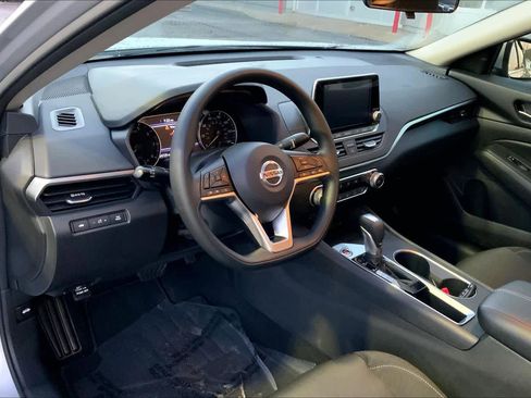 Used 2022 Nissan Altima 2.5 SV image 17