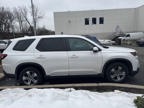 Certified 2024 Honda Pilot EX-L image 4