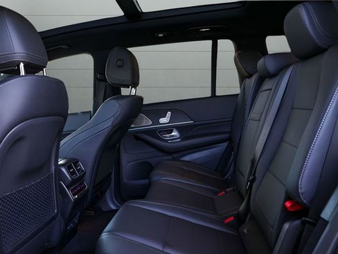 Used 2025 Mercedes-Benz GLS 450 4MATIC image 49