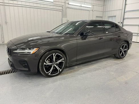 Used 2024 Volvo S60 B5 Plus AWD/4WD image 9