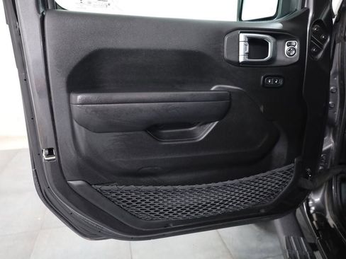 Used 2023 Jeep Wrangler Unlimited Rubicon image 9