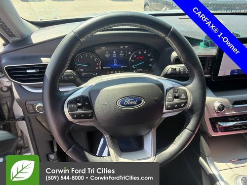 Used 2022 Ford Explorer XLT w/ Equipment Group 202A AWD/4WD image 2