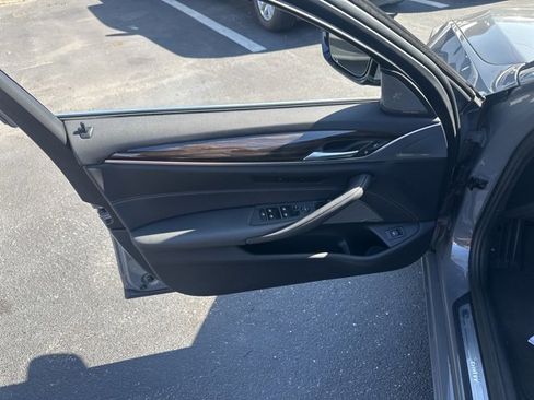 Used 2022 BMW 530i xDrive w/ Premium Package image 15