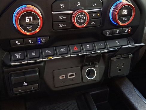 Used 2020 GMC Sierra 2500 Denali w/ Denali Ultimate Package image 25