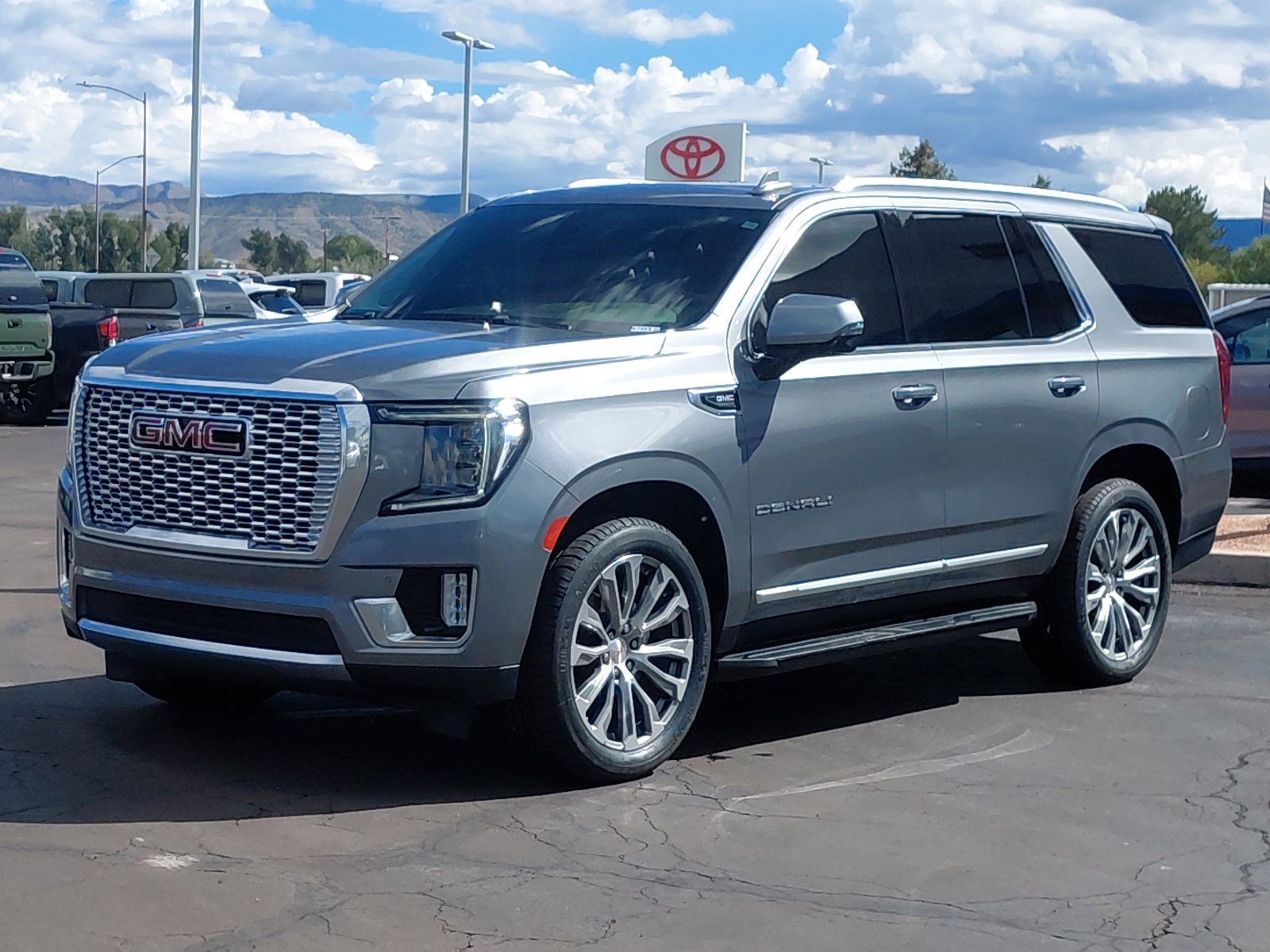 Used 2021 GMC Yukon Denali AWD/4WD image 7