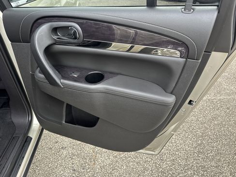 Used 2016 Buick Enclave Leather image 16
