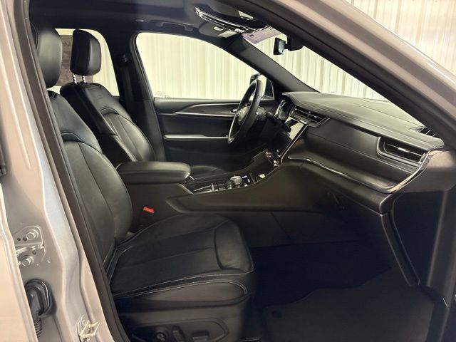 Used 2023 Jeep Grand Cherokee L Overland AWD/4WD image 23