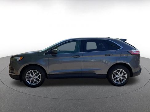 Used 2024 Ford Edge SEL image 9