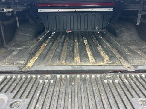 Used 2023 Nissan Frontier PRO-4X w/ Pro-4X Premium Package image 17