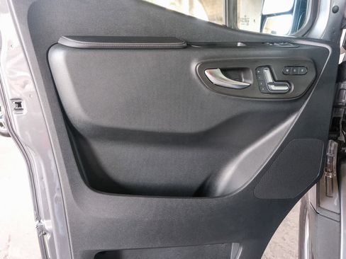 Used 2024 Mercedes-Benz Sprinter 2500 image 25