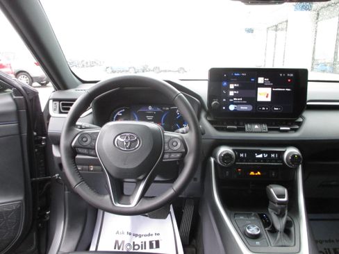 Used 2024 Toyota RAV4 XSE image 12
