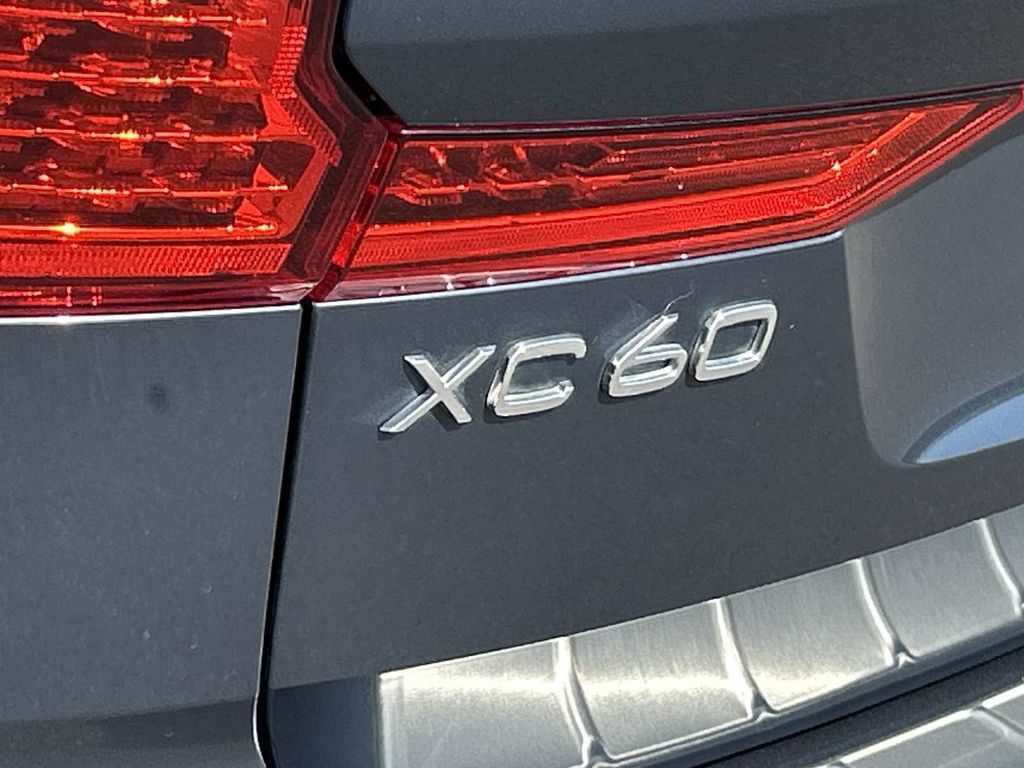 Used 2020 Volvo XC60 T6 Inscription w/ Protection Package Premier AWD/4WD image 33