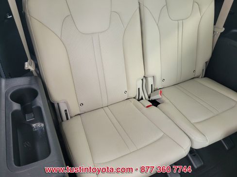 Used 2023 Kia Sorento SX Prestige w/ Panoramic Sunroof Package AWD/4WD image 15