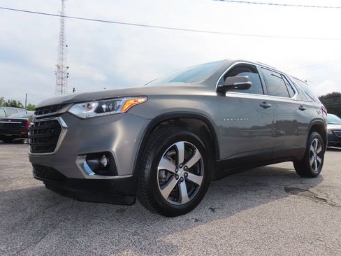 Used 2018 Chevrolet Traverse LT FWD image 4