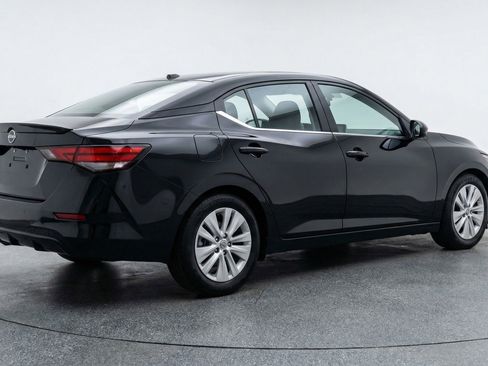 Used 2025 Nissan Sentra S FWD image 9