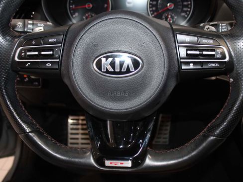 Used 2020 Kia Stinger GT2 image 19