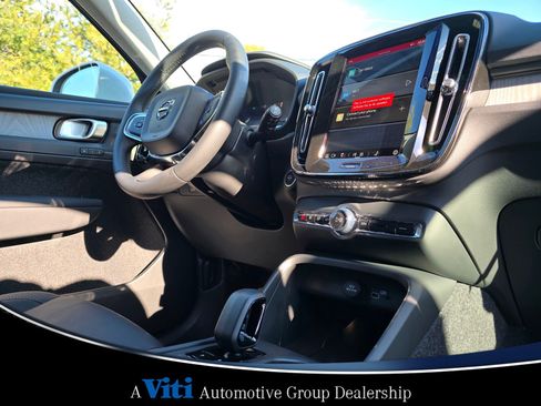 Used 2025 Volvo XC40 B5 Core w/ Protection Package Premier image 10