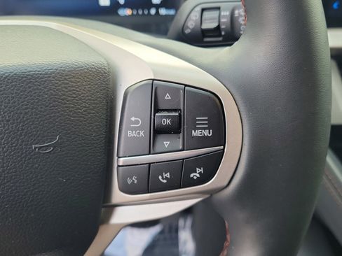 Used 2025 Ford Explorer Active w/ Active Comfort Package image 28