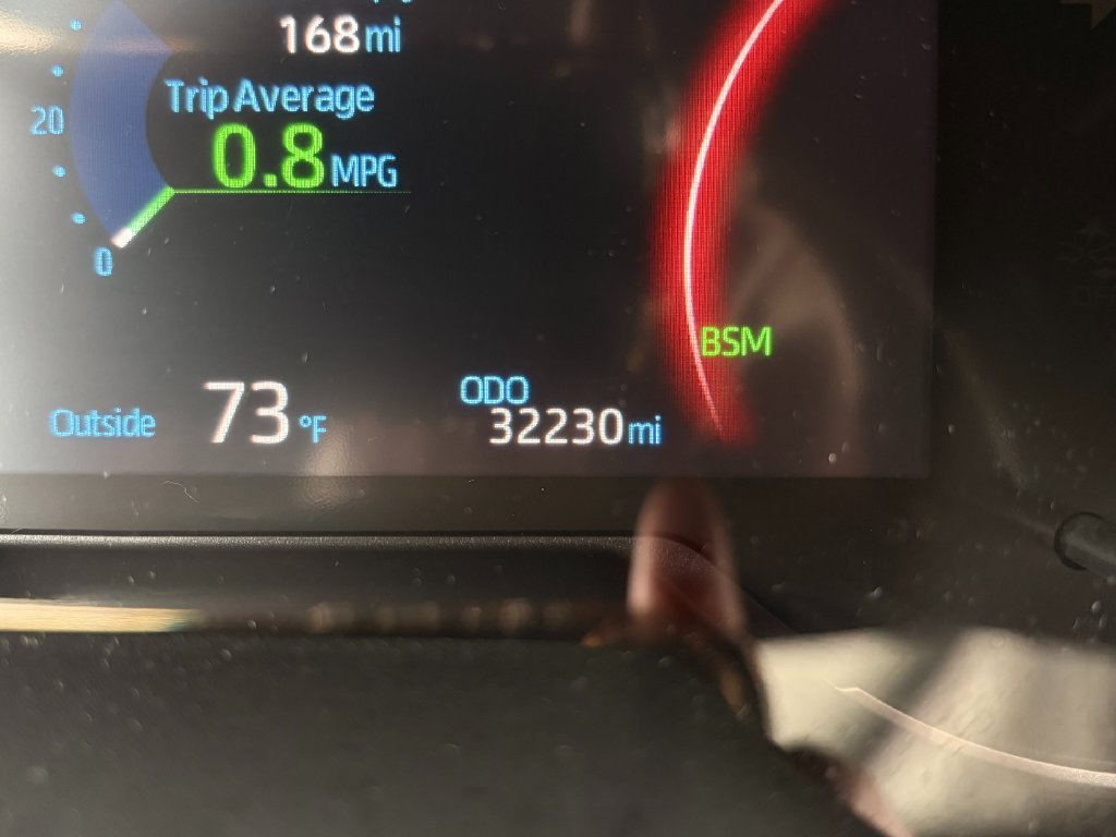 Used 2025 Toyota RAV4 XLE AWD/4WD image 4