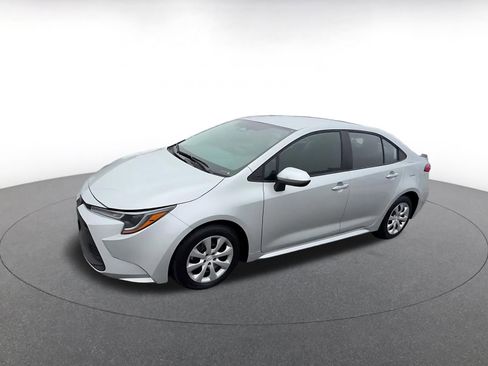 Used 2025 Toyota Corolla LE image 8