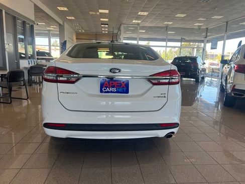Used 2018 Ford Fusion SE w/ Equipment Group 602A FWD image 7