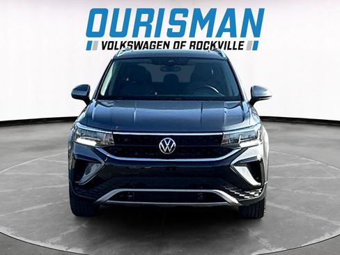 Used 2024 Volkswagen Taos SE image 8