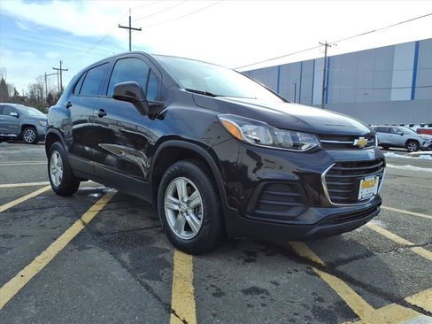 Certified 2022 Chevrolet Trax LS w/ Tint and Cruise Package image 1