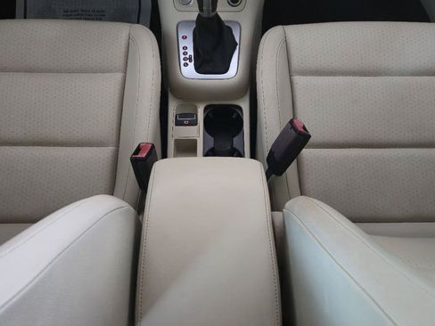 Used 2017 Volkswagen Tiguan S FWD image 19