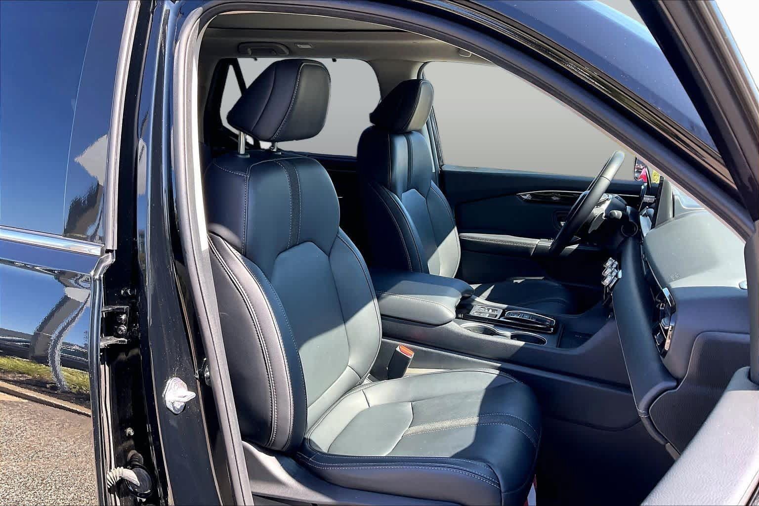 Used 2023 Honda Pilot Touring image 9
