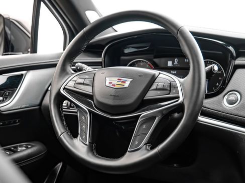 Used 2025 Cadillac XT5 Premium Luxury FWD image 15