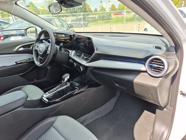Used 2026 Chevrolet Trax LT FWD image 29